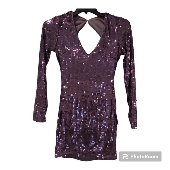 Lulu's NWT All Over Sequin BodyCon Mini Dress Backless V Neck Size Medium Party - Picture 16 of 16